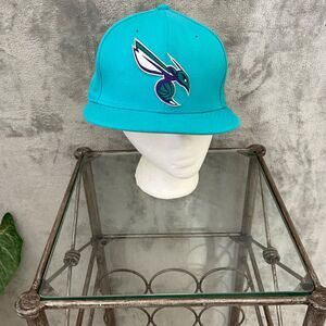 Charlotte Hornets NBA New Era 9fifty snapback cap/hat Blue embroidered mascot